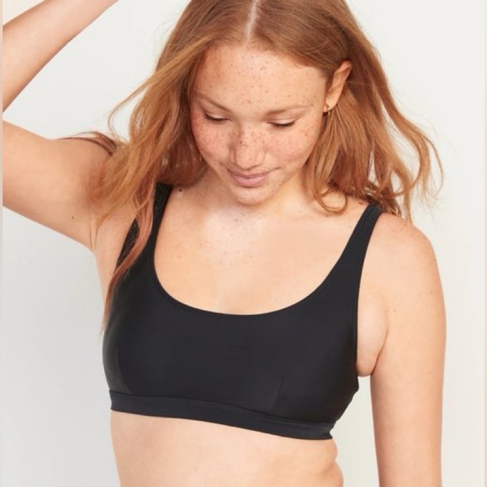 NWT! Black Scoop-Neck Swim Top - Size Large🌻